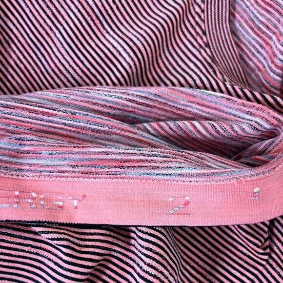 LULULEMON Switfly Tech Long Sleeve Shirt 2.0 Race Length Sz 2 Carnation Red EUC - Picture 4 of 4